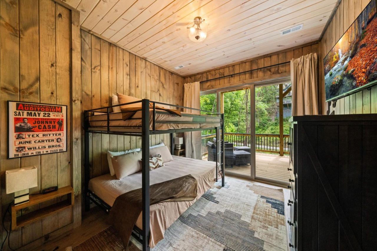 Cozy Cabin Retreat With Games And Stunning Views Dandridge Esterno foto